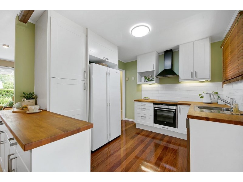 2 Durness St, Kenmore QLD 4069