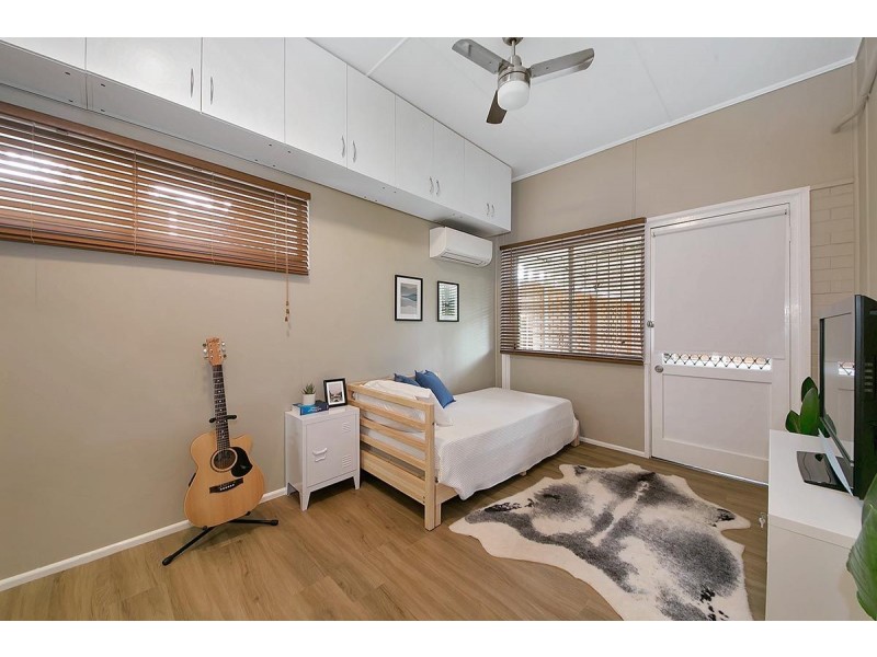 2 Durness St, Kenmore QLD 4069