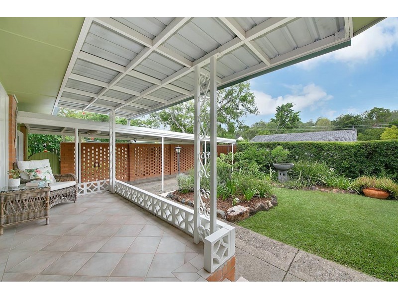 2 Durness St, Kenmore QLD 4069