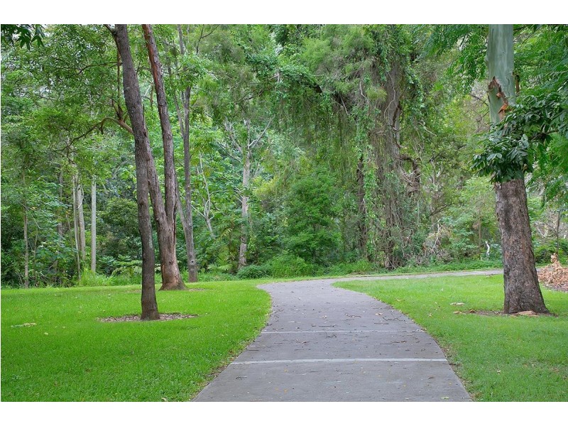 2 Durness St, Kenmore QLD 4069