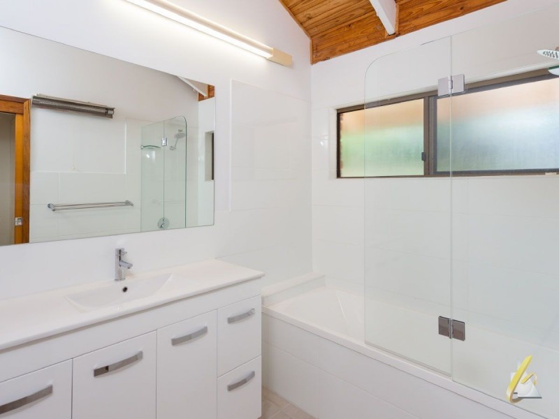 107 Grandview Road, Pullenvale QLD 4069