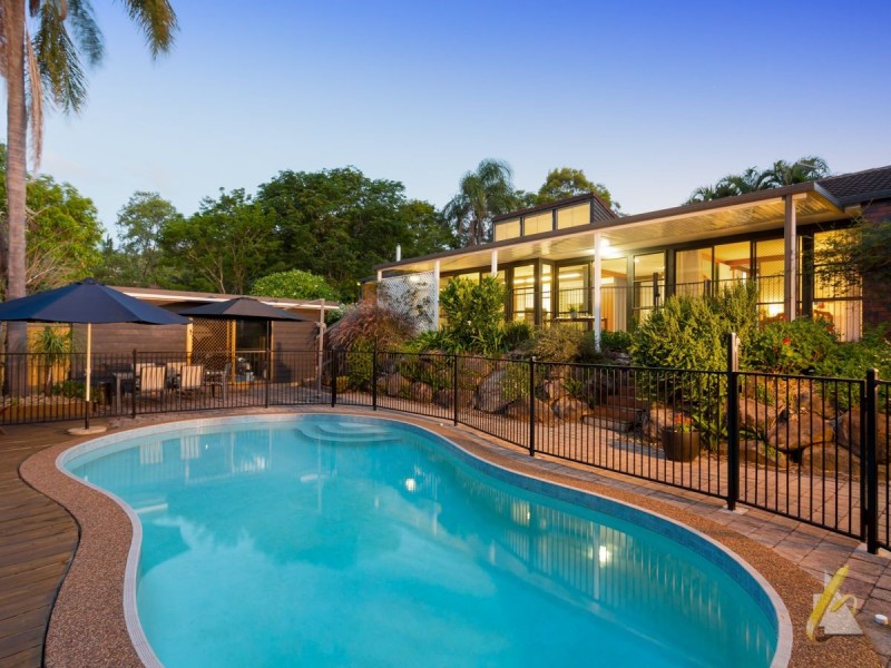 15 Shadowood Street, Kenmore Hills QLD 4069