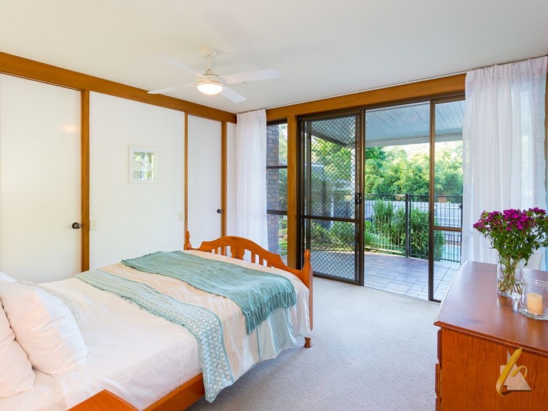 15 Shadowood Street, Kenmore Hills QLD 4069