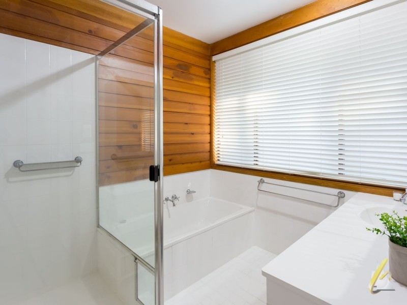 15 Shadowood Street, Kenmore Hills QLD 4069