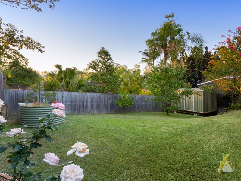 15 Shadowood Street, Kenmore Hills QLD 4069