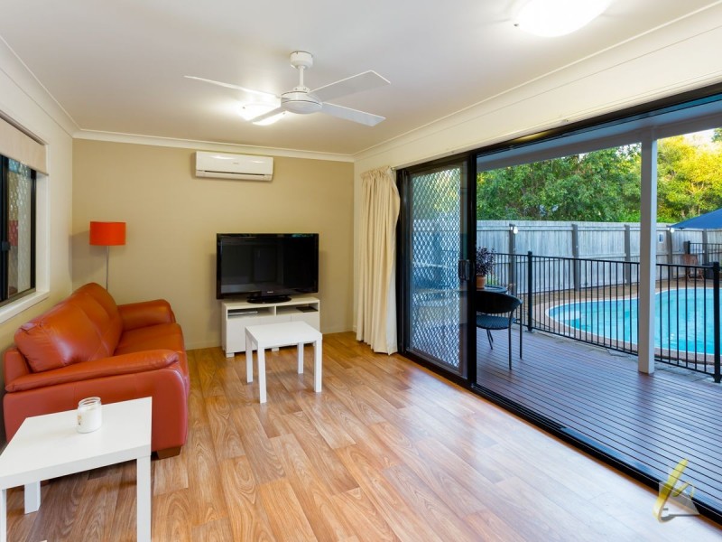 15 Shadowood Street, Kenmore Hills QLD 4069