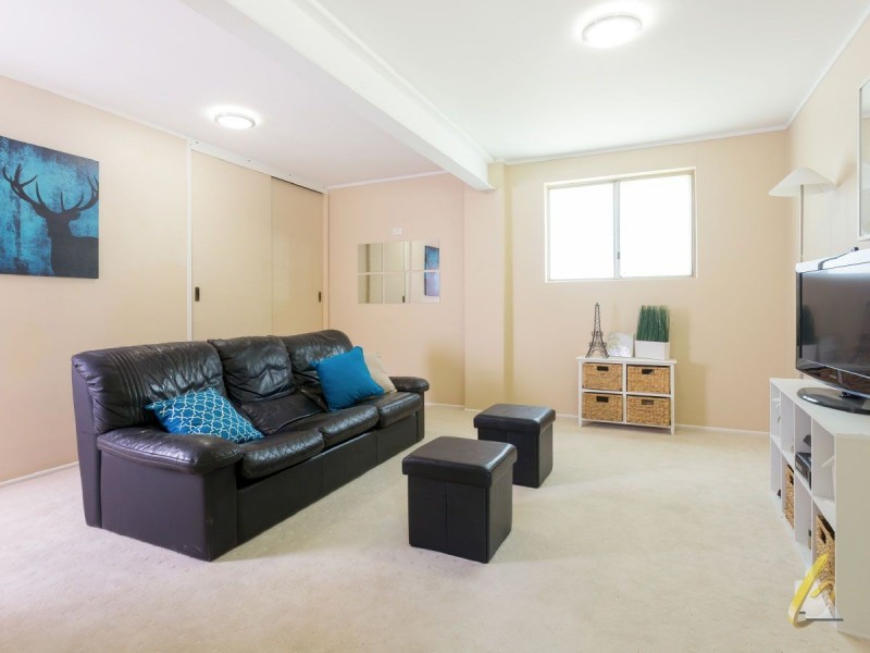 80 Lant Street, Chapel Hill QLD 4069