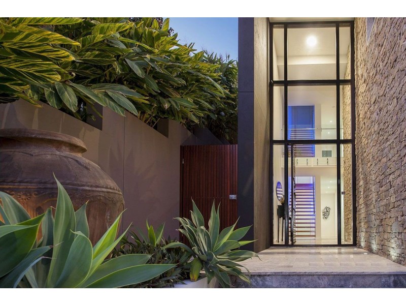 55 Hebe Street, Bardon QLD 4065