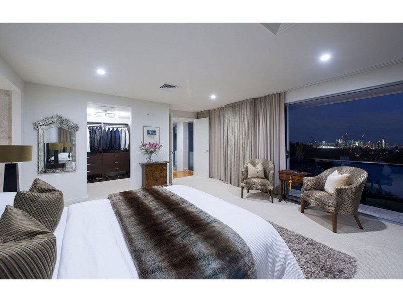 55 Hebe Street, Bardon QLD 4065