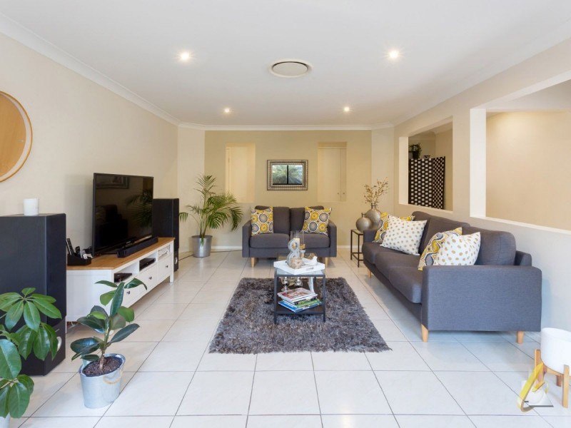 3 Arthur Terrace, Moggill QLD 4070