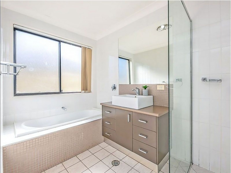 3 Arthur Terrace, Moggill QLD 4070