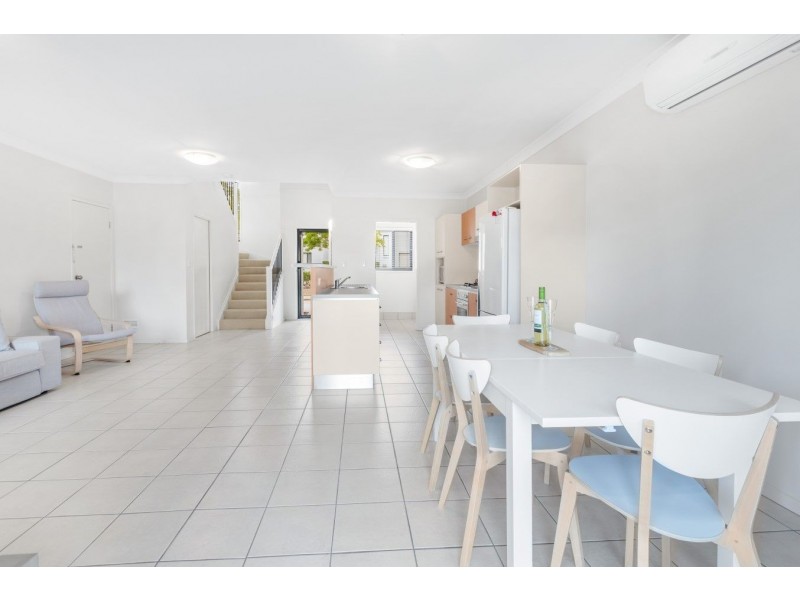 12/88 Greenway Circuit, Mount Ommaney QLD 4074