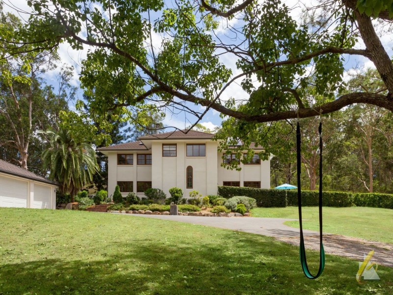 130 Savages Road, Brookfield QLD 4069