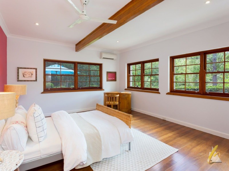 130 Savages Road, Brookfield QLD 4069