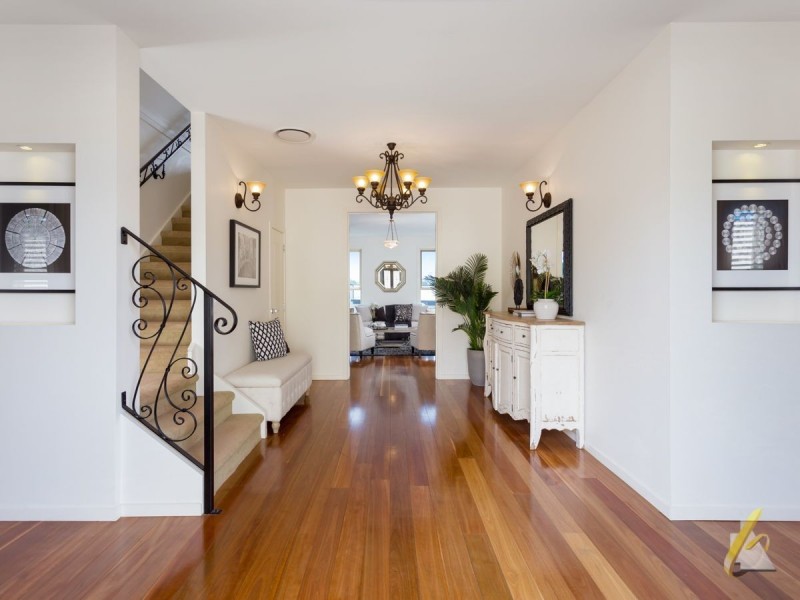 27 Gordon Terrace, Indooroopilly QLD 4068