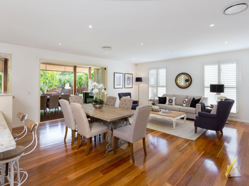 27 Gordon Terrace, Indooroopilly QLD 4068