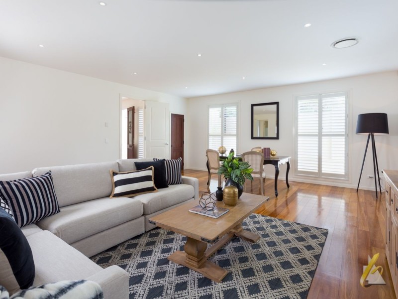 27 Gordon Terrace, Indooroopilly QLD 4068