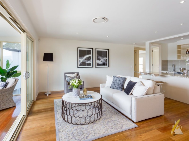 27 Gordon Terrace, Indooroopilly QLD 4068