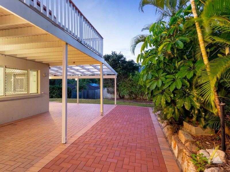 4 Paterson Pl, Forest Lake QLD 4078