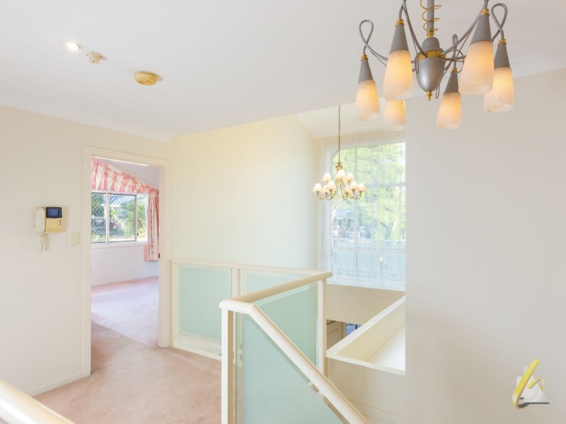 4 Paterson Pl, Forest Lake QLD 4078