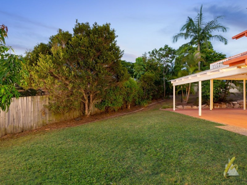 4 Paterson Pl, Forest Lake QLD 4078