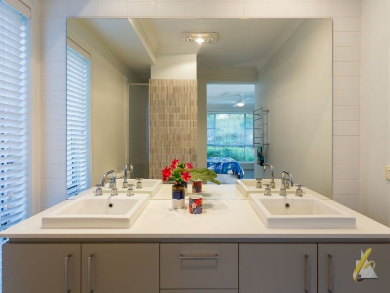 12 Freshwater Place, Moggill QLD 4070