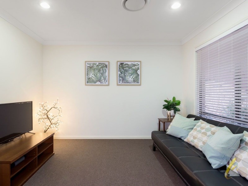 25a Pioneer Crescent, Bellbowrie QLD 4070