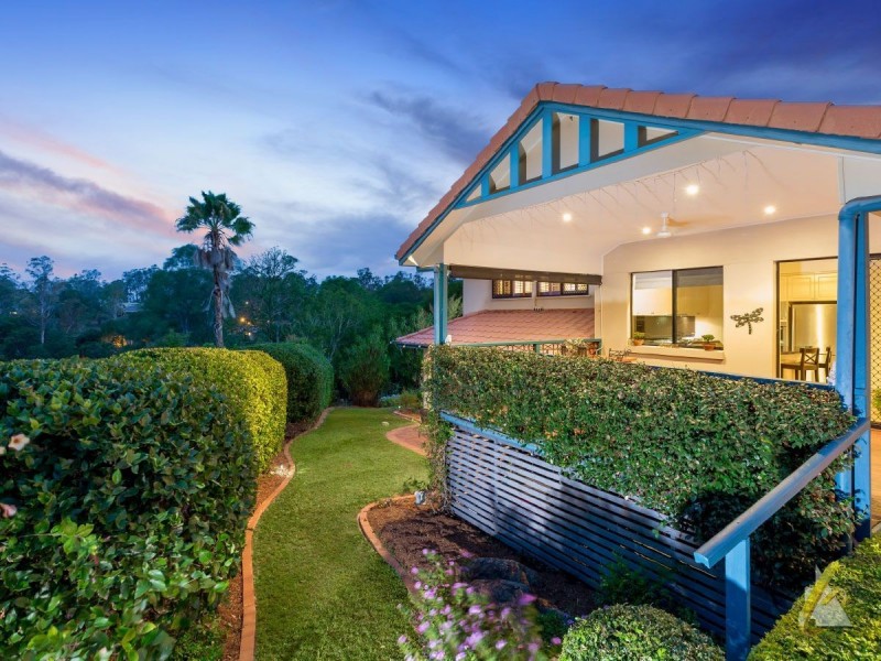 27 Mcconnell Crescent, Brookfield QLD 4069