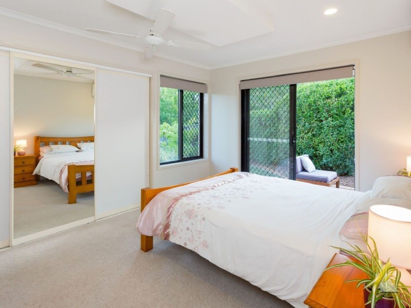 27 Mcconnell Crescent, Brookfield QLD 4069