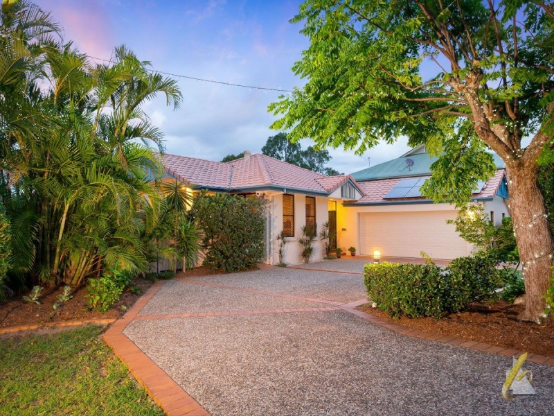 27 Mcconnell Crescent, Brookfield QLD 4069