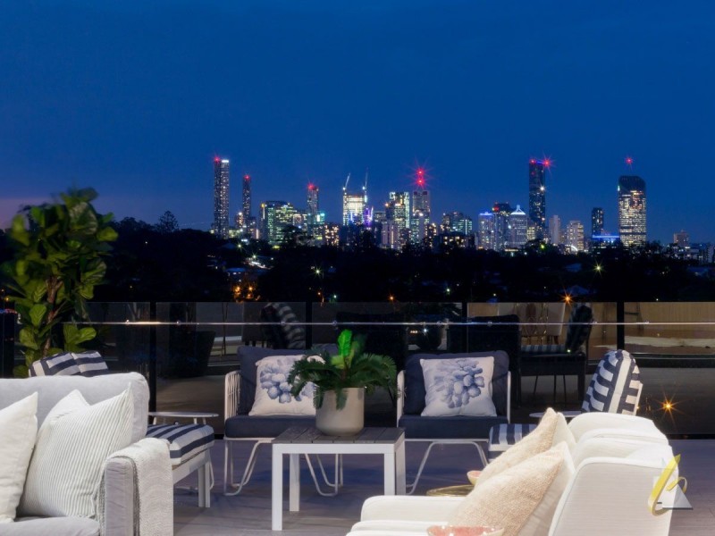 179 Russell Tce, Indooroopilly QLD 4068