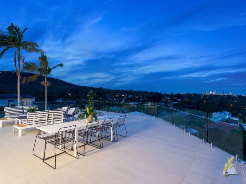 179 Russell Tce, Indooroopilly QLD 4068