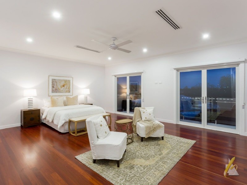 179 Russell Tce, Indooroopilly QLD 4068