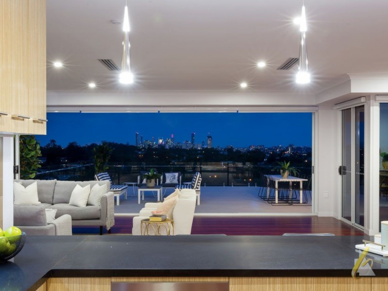 179 Russell Tce, Indooroopilly QLD 4068