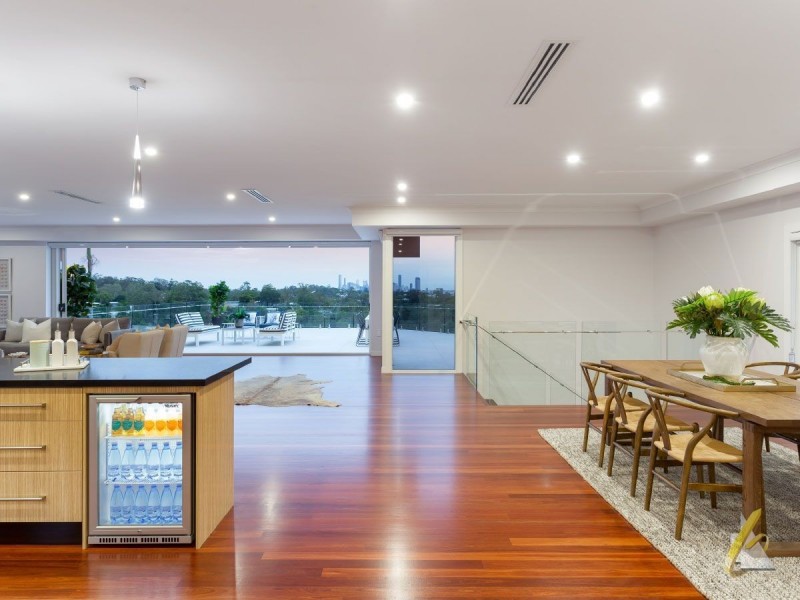 179 Russell Tce, Indooroopilly QLD 4068