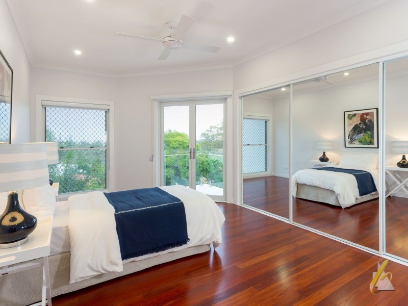 179 Russell Tce, Indooroopilly QLD 4068