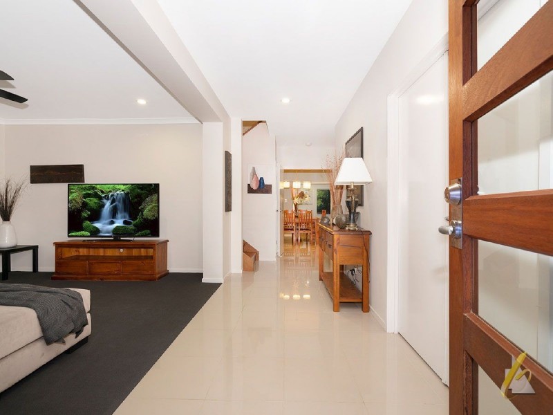 45 Hendos Place, Moggill QLD 4070