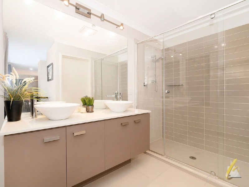 45 Hendos Place, Moggill QLD 4070