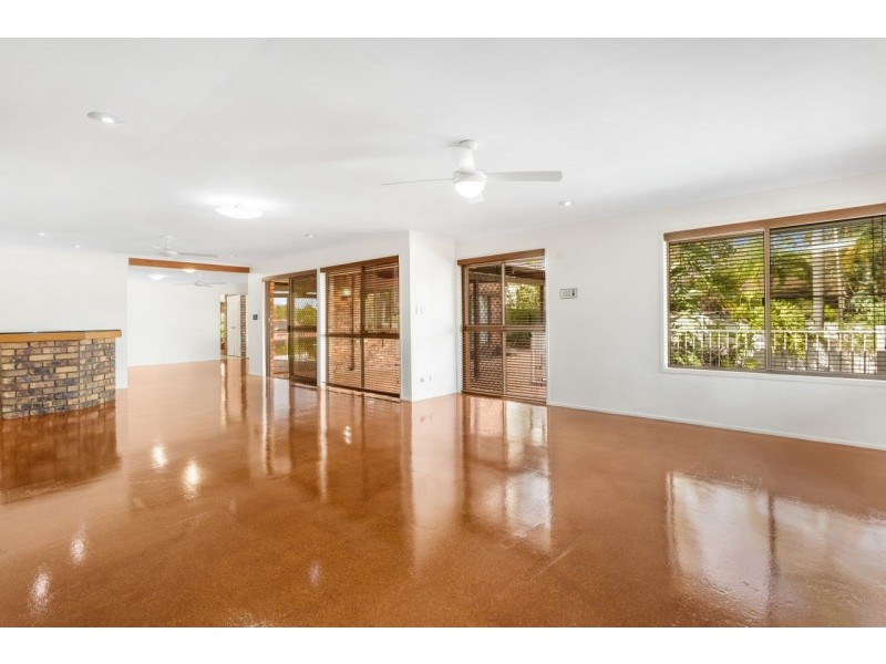 30 Hannah Street, Mount Ommaney QLD 4074