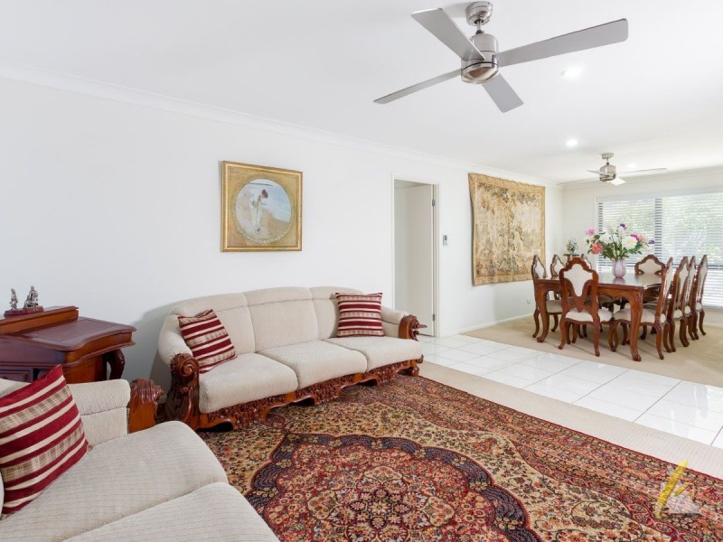 11 Grange Place, Moggill QLD 4070