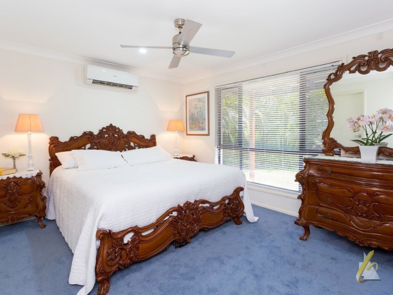 11 Grange Place, Moggill QLD 4070