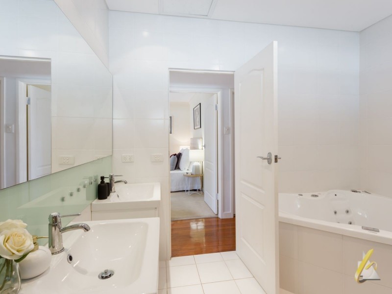 99 Jerrang Street, Indooroopilly QLD 4068