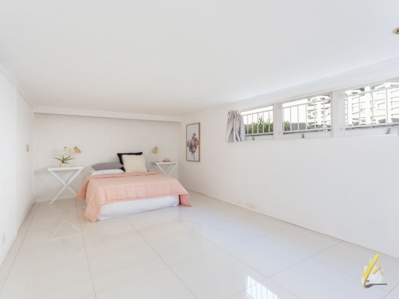99 Jerrang Street, Indooroopilly QLD 4068