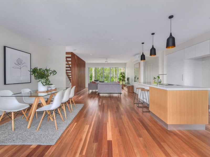 33 Kersley Road, Kenmore QLD 4069