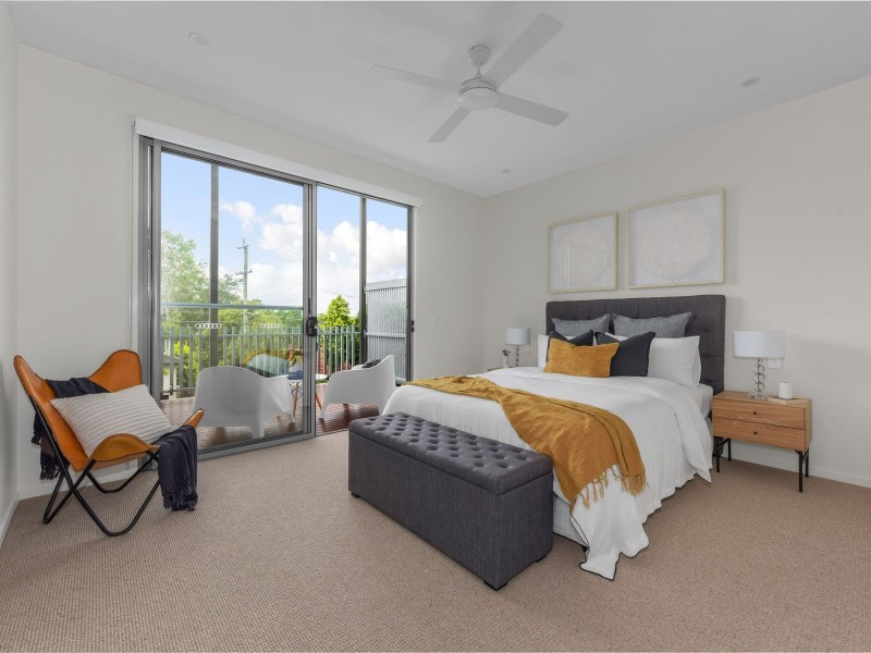 33 Kersley Road, Kenmore QLD 4069