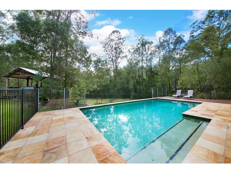 108A Boscombe Road, Brookfield QLD 4069