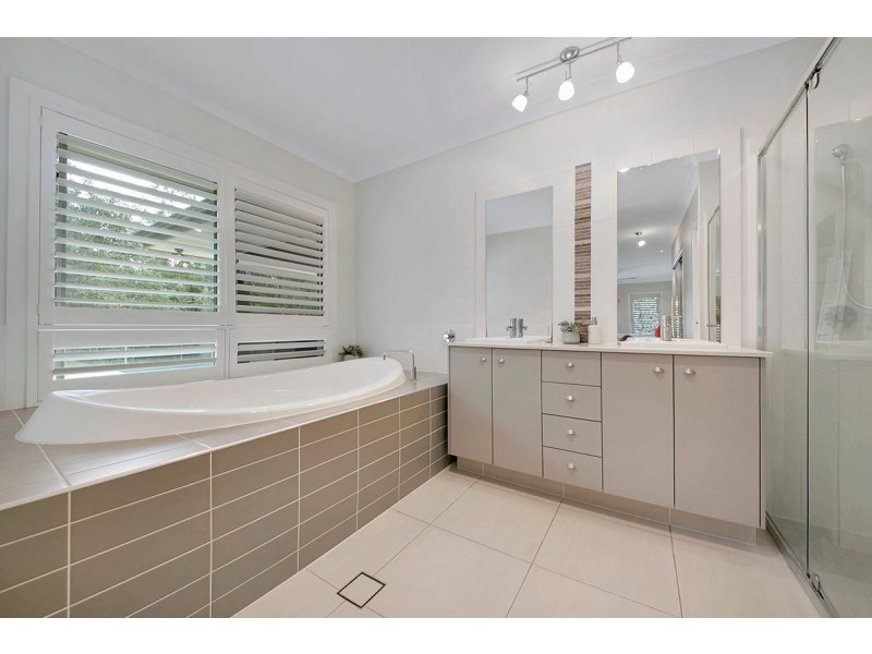 108A Boscombe Road, Brookfield QLD 4069