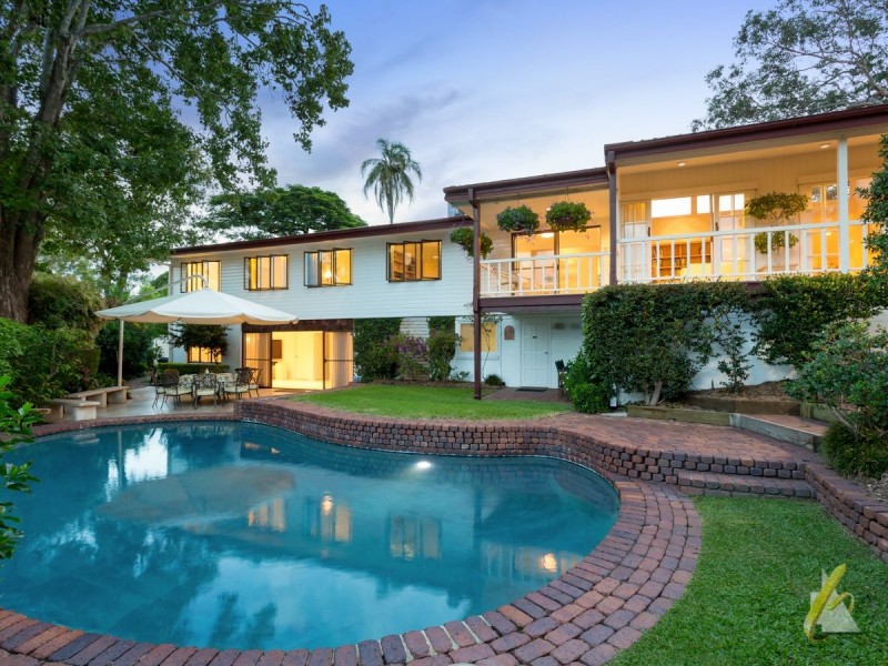 7 Baree Street, Kenmore QLD 4069