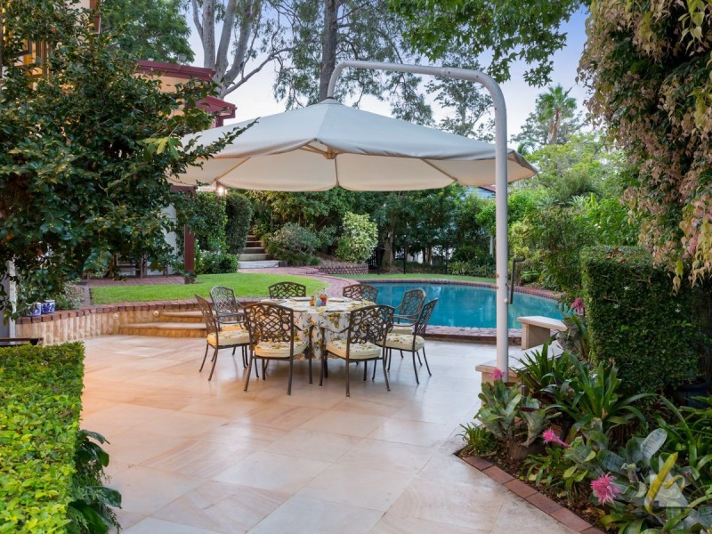 7 Baree Street, Kenmore QLD 4069