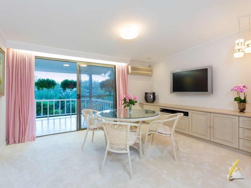 7 Baree Street, Kenmore QLD 4069